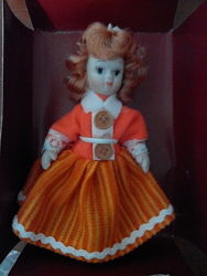Кукла коллекционная  керамическая.