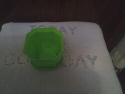 Горшки для цветов из твердого пластика 0,2 л