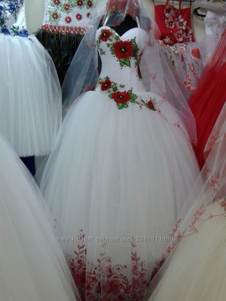 свадебное платье в украинском стиле с маками