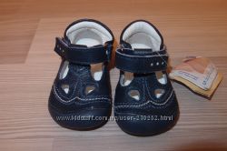 Кожаные  ботинки, туфли, босоножки  Chicco 17, 18, 19 размер