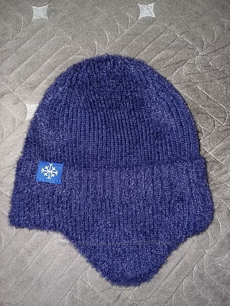 Жіноча шапка з вушками