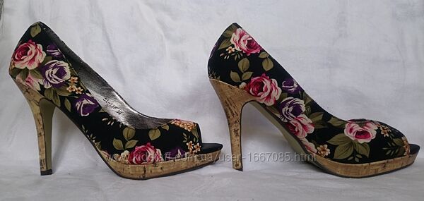 Туфлі р.38 на підборах та платформі текстиль квітковий принт