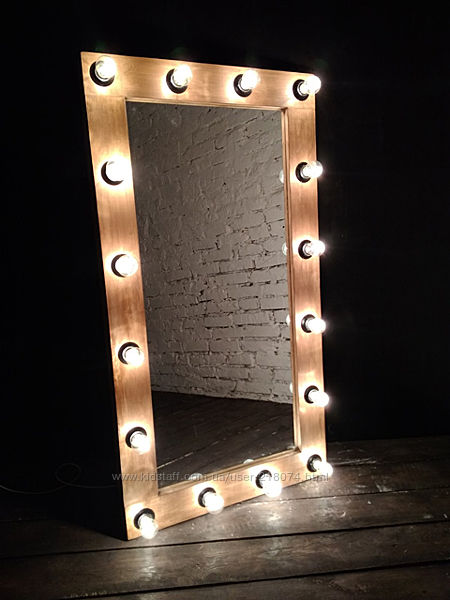 Гримерное зеркало с лампами в стиле лофт