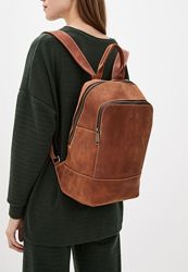Женский кожаный рюкзак рыжего цвета бренда TARWA