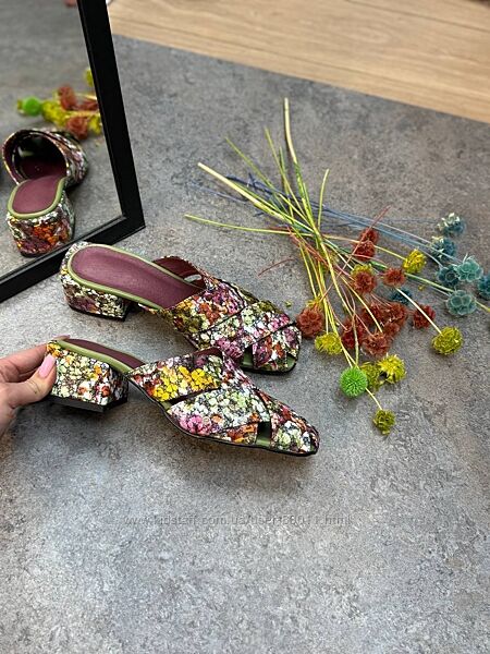 Стильні босоніжки з натуральної шкіри