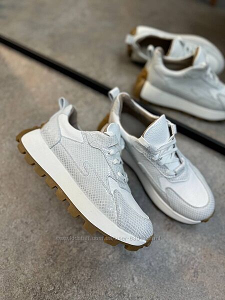 Стильні кросівки з натуральної шкіри - від виробника