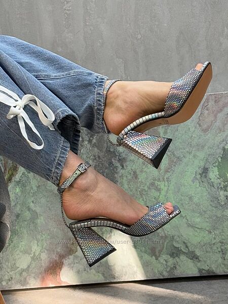 Трендові босоніжки з натуральної шкіри - від виробника