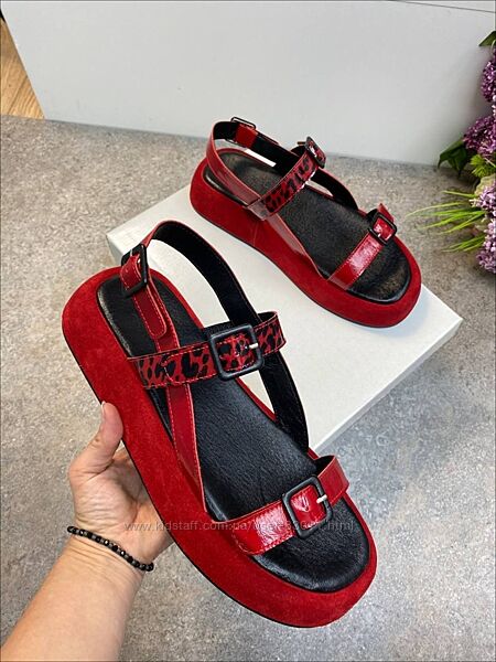 Стильні босоніжки з натуральної шкіри