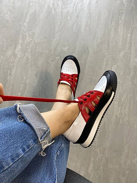 Дуже зручніші кеди з натуральної шкіри