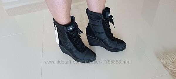 Calvin Klein Ботинки сникерсы Новые р-39.