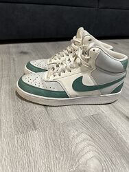 Кросівки Nike 41 розміру 26 см