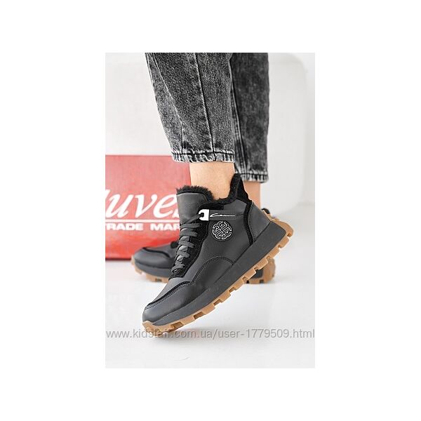 Жіночі кросівки шкіряні зимові чорні Yuves Віола