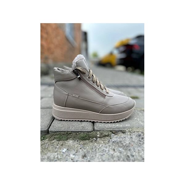 Жіночі кросівки шкіряні зимові бежеві Emirro 552 Асті