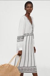 Вискозное миди платье с вышивкой H&M.