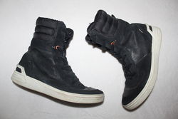 Термо сапоги ботинки фирмы Ecco 38 размера по стельке 24-24, 5 см. 