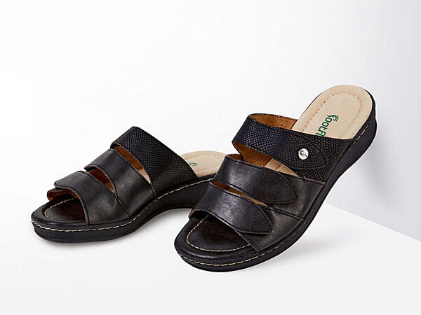 Шльопанці шкіряні для жінки Esmara Footflexx 357468 чорний