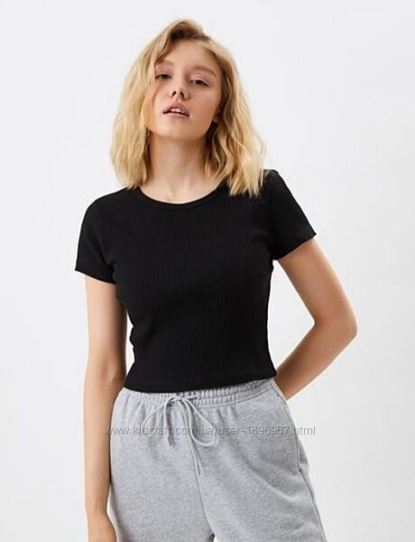 Футболка в рубчик UNIQLO 