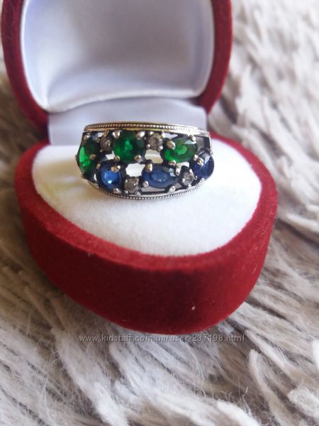 Серебряное кольцо с разноцветными камнями, фианиты под сапфир, изумруд
