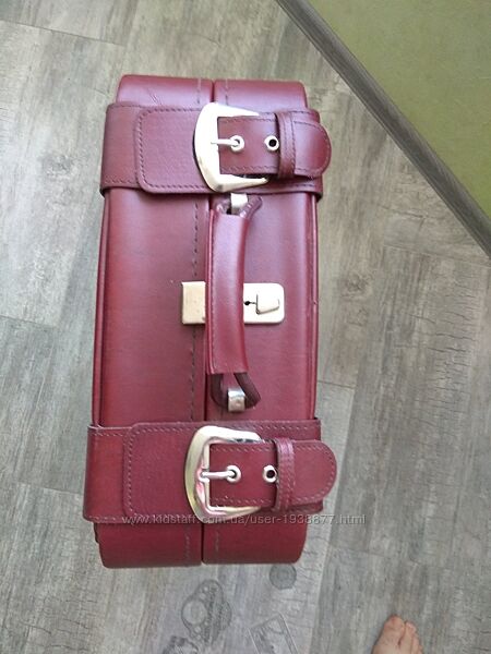 Симпатичный ретро чемодан 70-80х гг 20 века