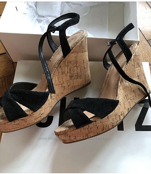 Босоніжки Schutz, нові. Оригінал 