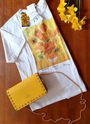 Яркая солнечная сумочка  на цепочке в стиле Валентино 