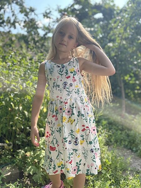 Трикотажное цветочное   платье H&M  на 6-8 лет 