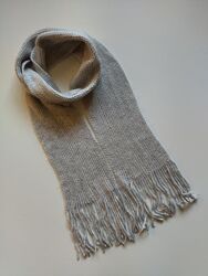 Шарф з бахромою в&acuteязаний шарфик
