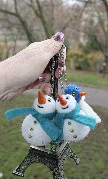 Іграшки на ялинку снеговічки валяні з шерсті прикраса для сумки, рюкзака