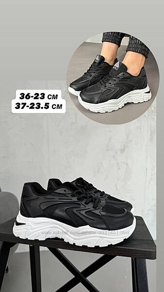 Кроссовки женские черные с белой подошвой