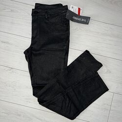 Штани чорного кольору з блискітками. Розмір М