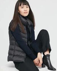 Жилетка Uniqlo в чорному кольорі в розмірі М