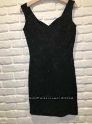 стрейчевое нарядное платье на р. 10-12 черное с напылением