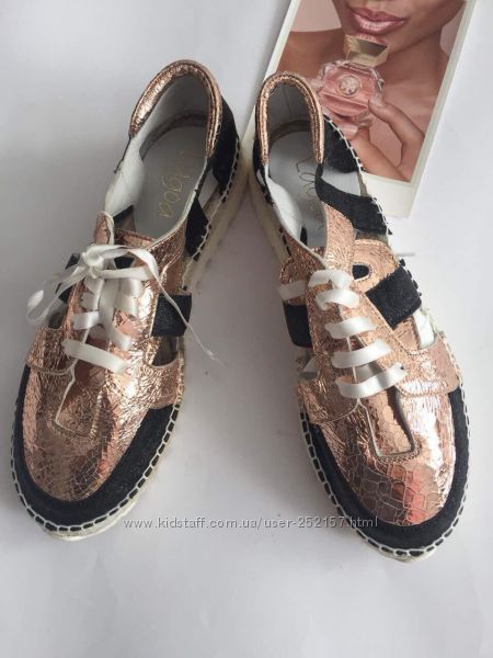 Стильные легкие летние женские слипоны туфли LAGOA
