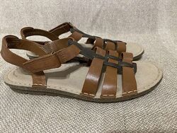 Босоніжки Clarks 39 eur pозмір
