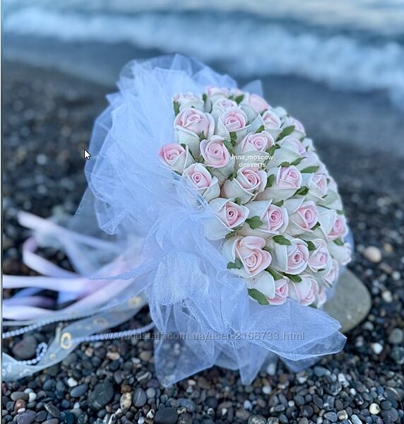 Амина Аскиева Свадебный букет бокаловидной розы