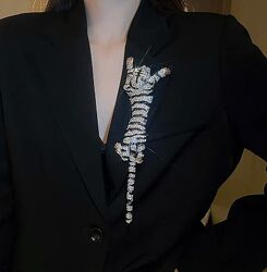 Наплечная брошь тигр 26 см, брошка эполет на плечо тигр серебро, брошь тигр