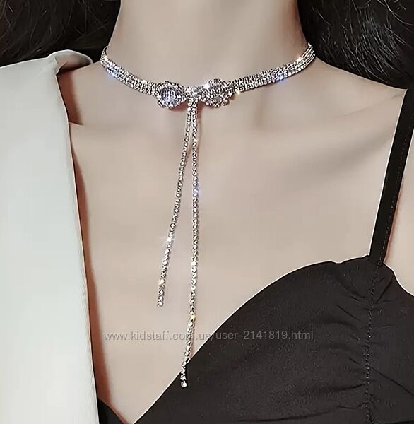 Нежный чокер со стразами бантик, украшение на шею стразы камни, серебристое
