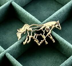 Стильная брошь символ 2026 года, брошь кони, брошь лошадь с жеребенком