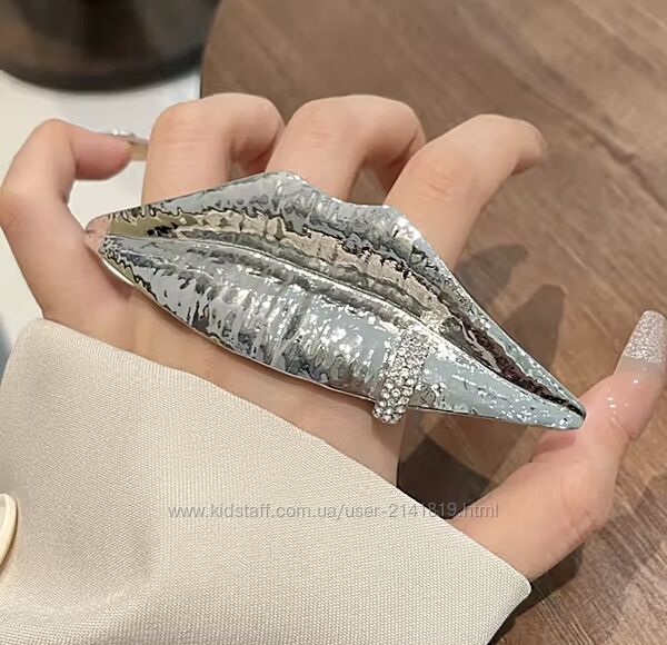 Красивое необычное кольцо большие губы в стиле скиапарелли, модное кольцо