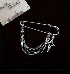 Трендовая брошь булавка с цепочкой и звездой, серебристая брошка на брюки