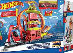 Игровой набор Hot Wheels Суперпетля с пожарной станцией