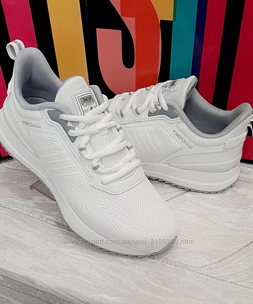 Фабричні, гарні кросівки Baas ploa