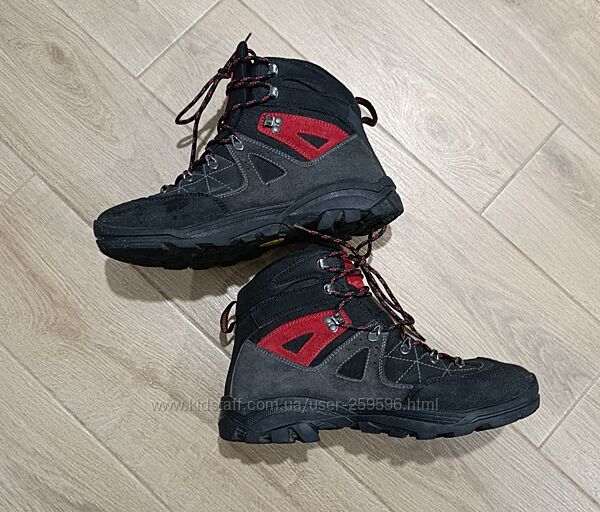 Спортивні трекінгові черевики Seven Summits