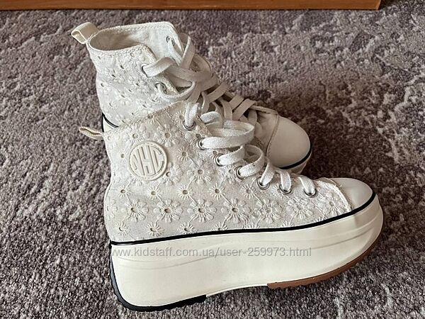 Высокие текстильные кроссовки/кеды в стиле Converse