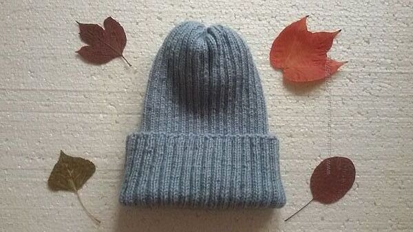 Женская вязаная шапочка