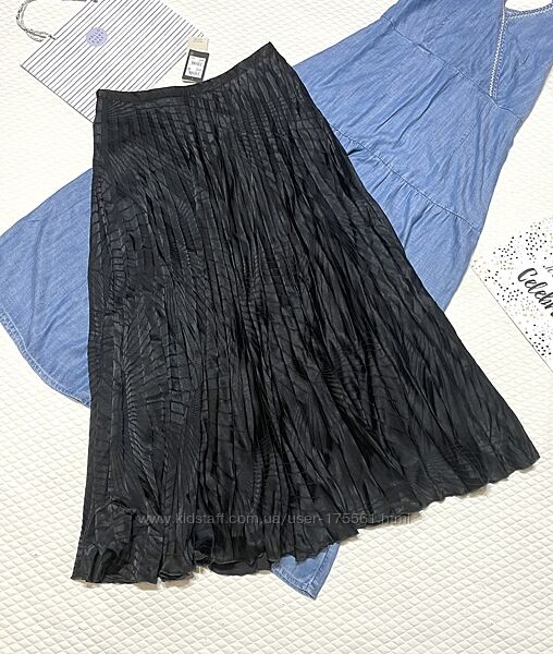 Красива чорна спідниця плісе міді бренд Next 
