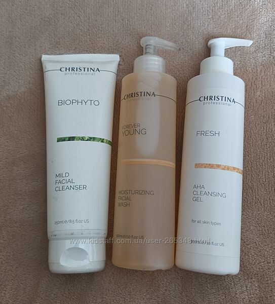 Новий очищуючий гель для обличчя Christina Bio Phyto AHA Forever Young 