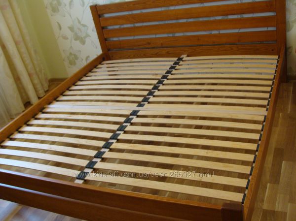 Деревянная двуспальная кровать 1800х2000 и две прикроватные тумбочки
