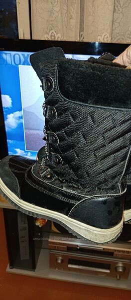 Теплые ботинки на девочку размер 38-39 