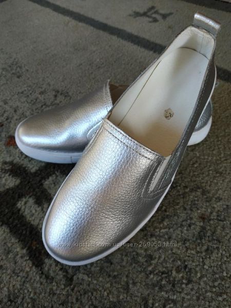 Кожаные слипоны мокасины туфли серебро